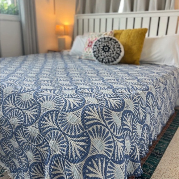 Ginkgo Deco Leaf Quilt 2 Side FLiPSiDE Navy Blue Patterned Quilt KING NEW - Picture 5 of 15